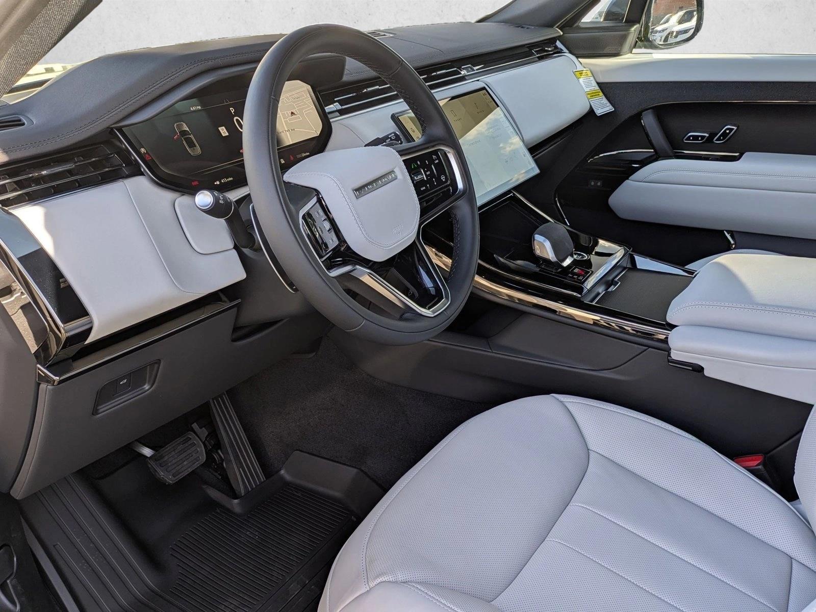 2025 Land Rover Range Rover Sport P360 SE photo 2