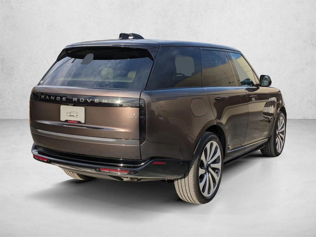 New 2026 Land Rover Range Rover P530 SE SUV