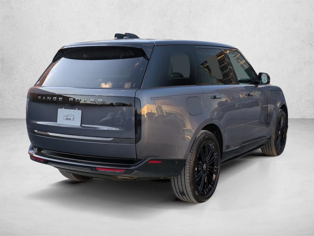 New 2025 Land Rover Range Rover P400 SE SUV