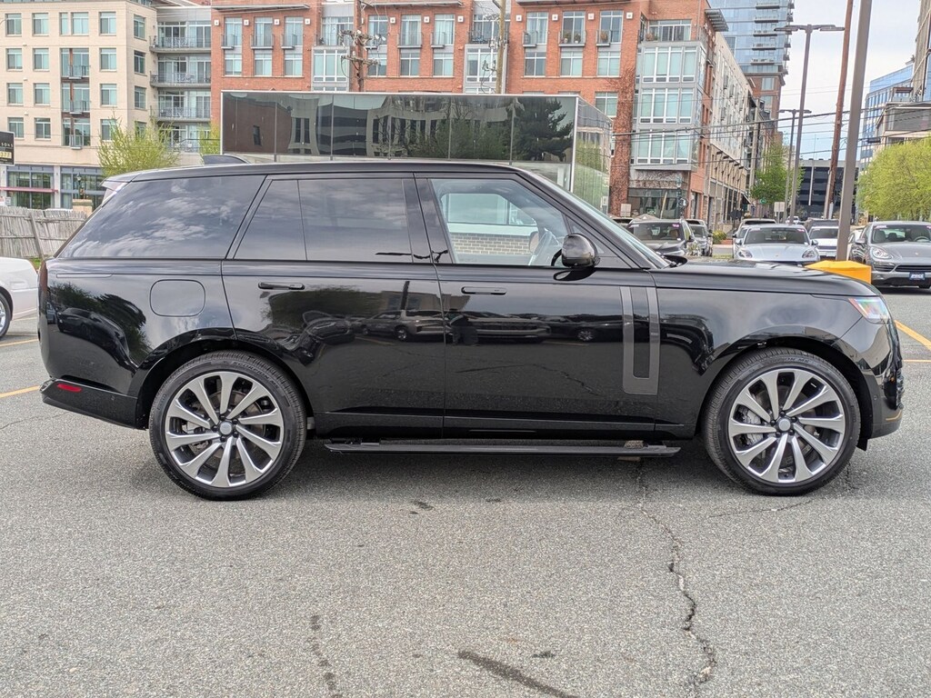 Certified 2025 Land Rover Range Rover P530 SE SUV