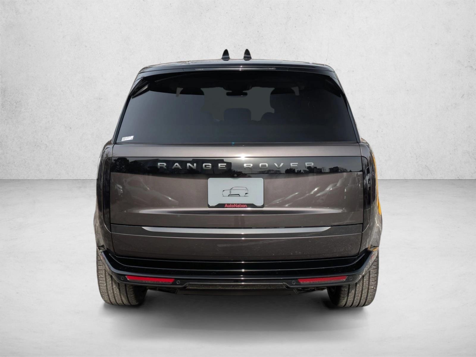 2026 Land Rover Range Rover SE - Photo 8