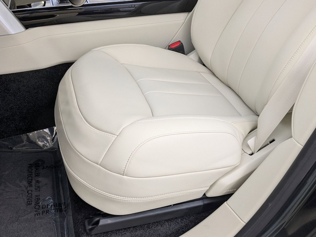 New 2025 Land Rover Range Rover P530 SE 7 Seat SUV