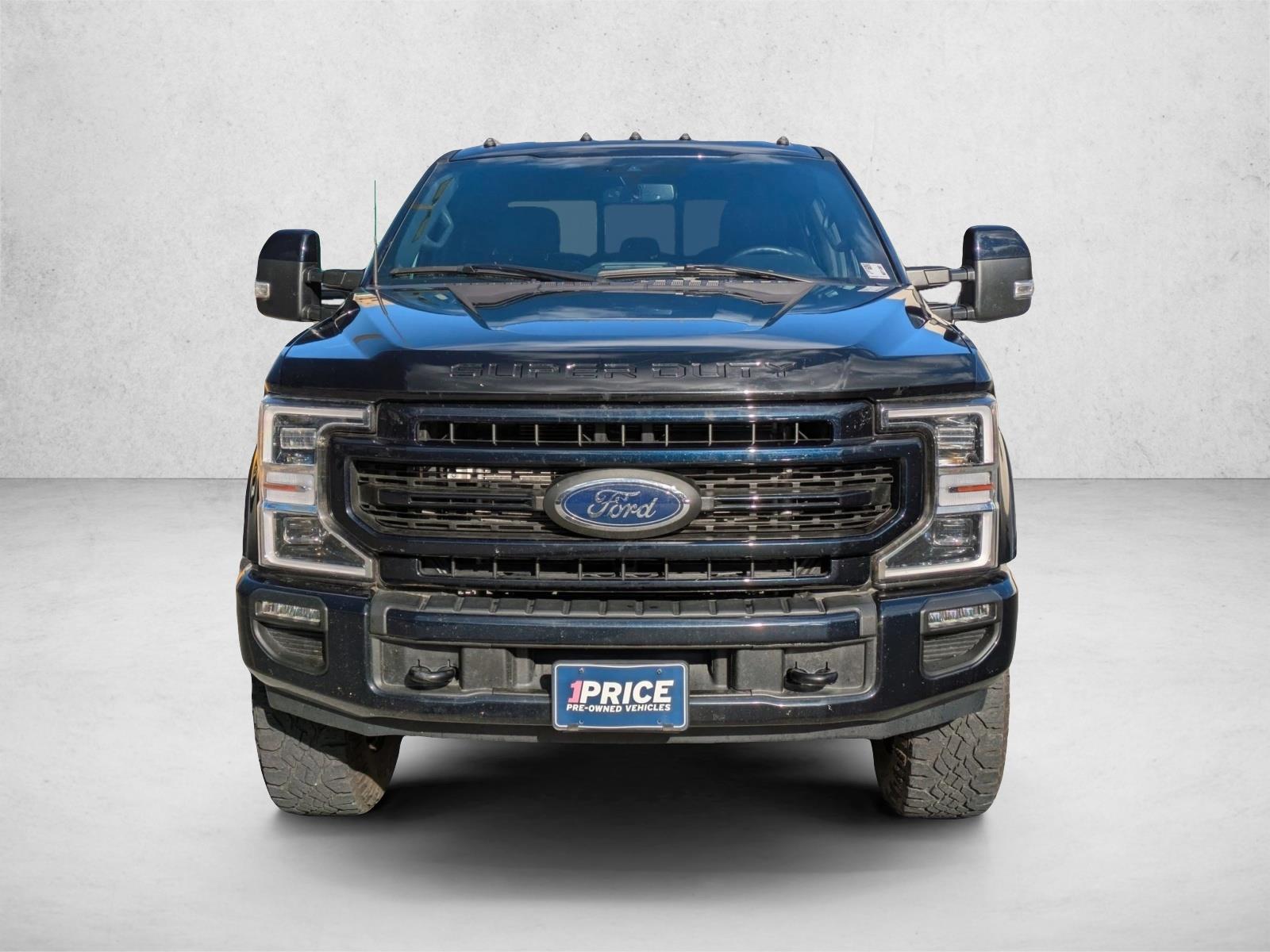 2022 Ford F-350 Lariat photo 2