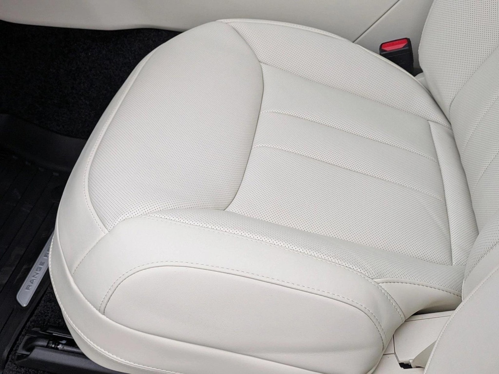 New 2026 Land Rover Range Rover P530 SE SUV