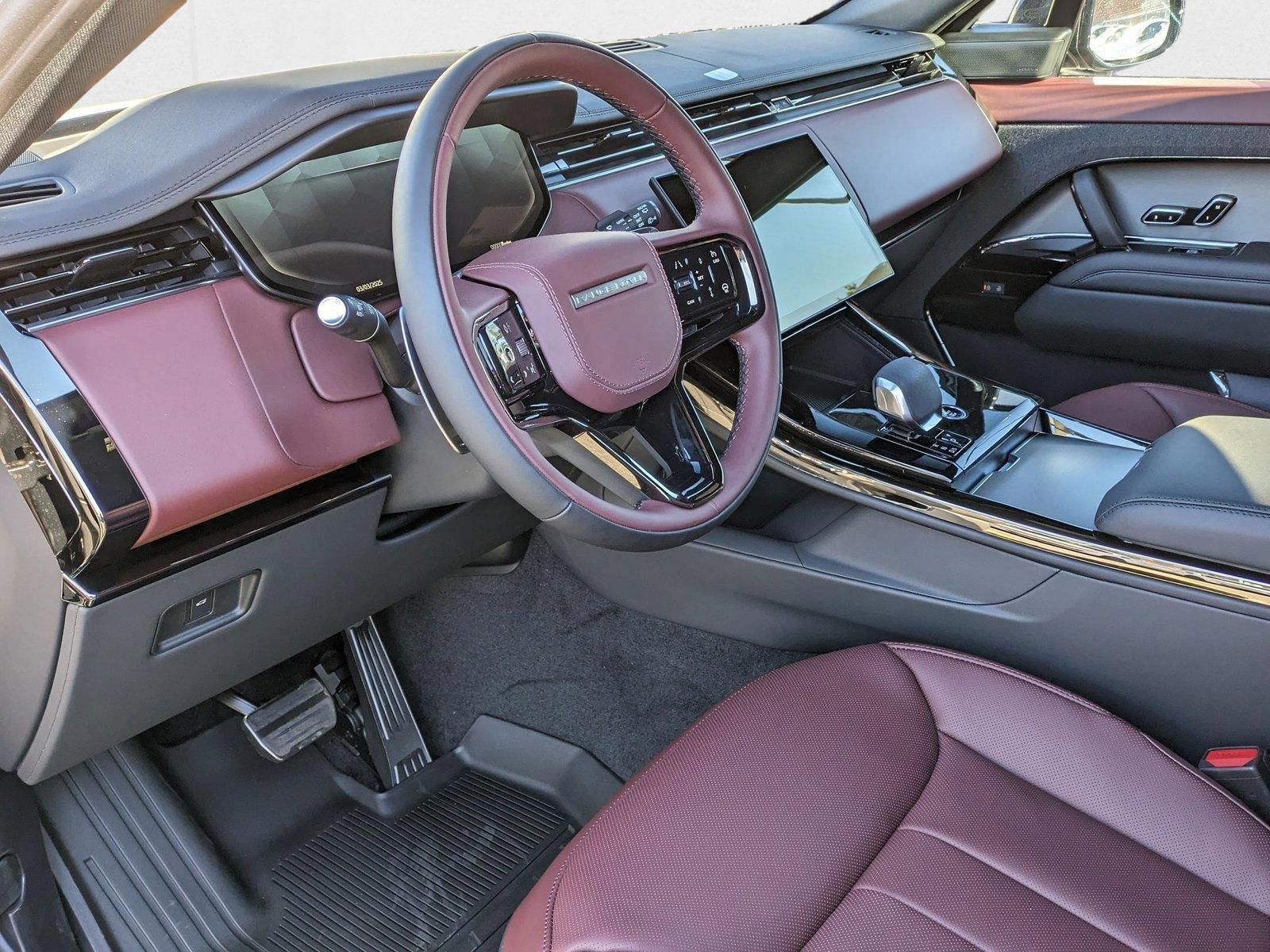 2025 Land Rover Range Rover Sport P530 Dynamic SE photo 3