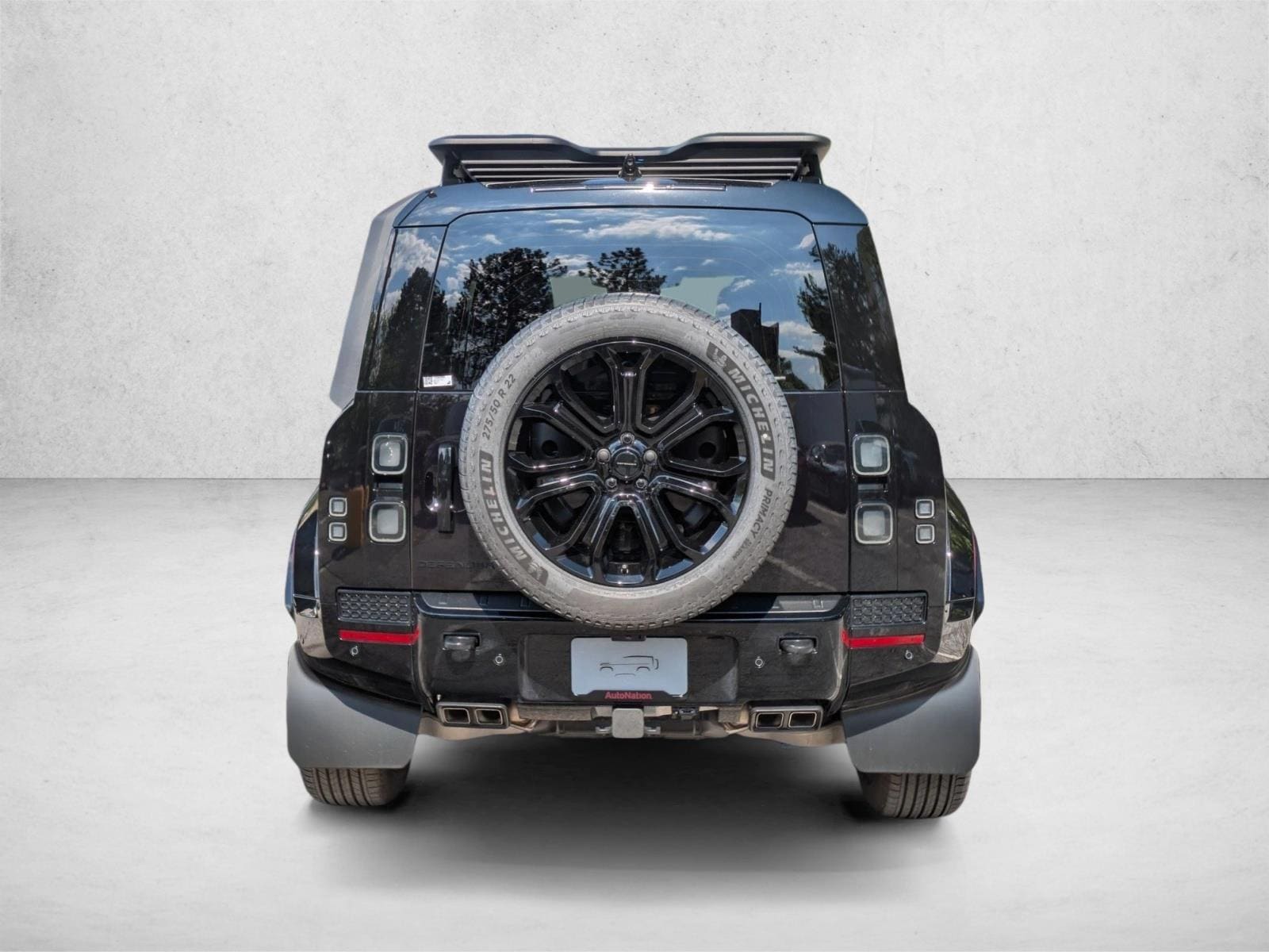 2026 Land Rover Defender OCTA Black - Photo 8