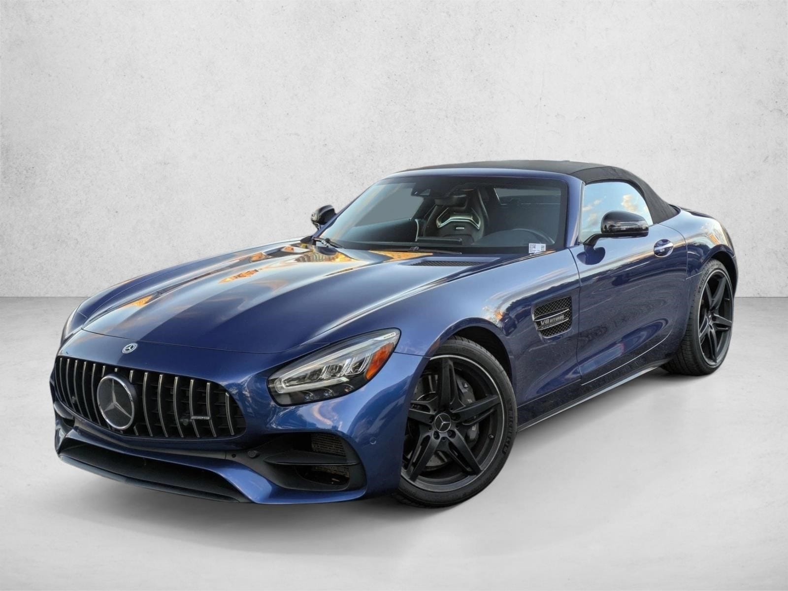 2020 Mercedes-Benz AMG GT Roadster Base's photo