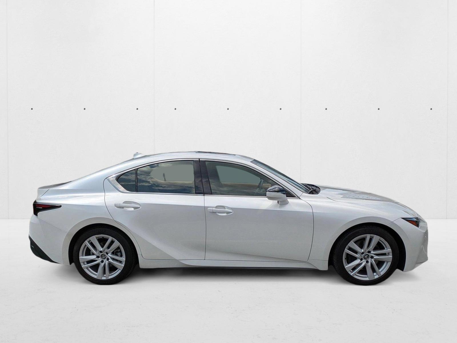 2024 Lexus IS 300 photo 4