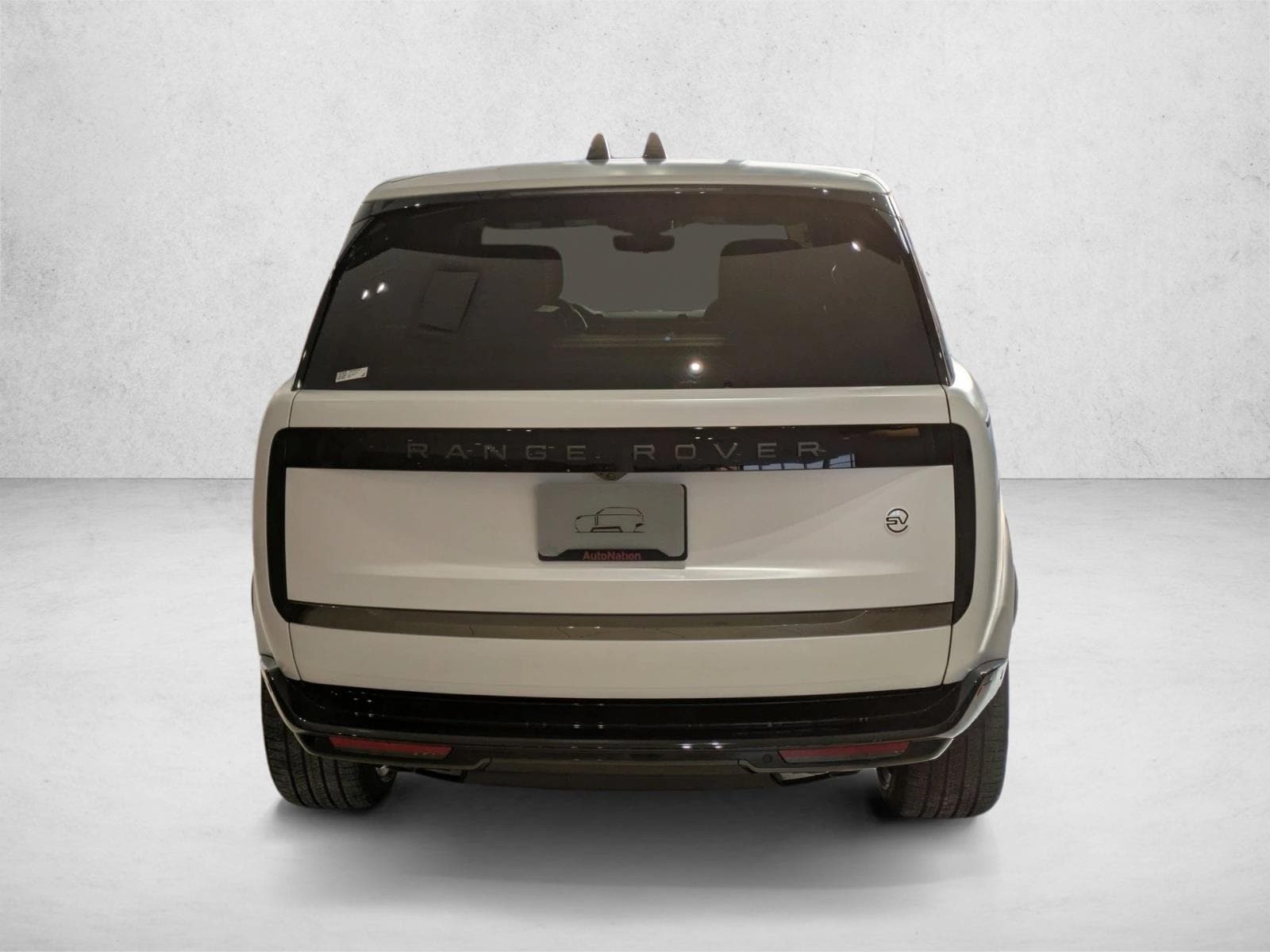 2026 Land Rover Range Rover SV - Photo 8