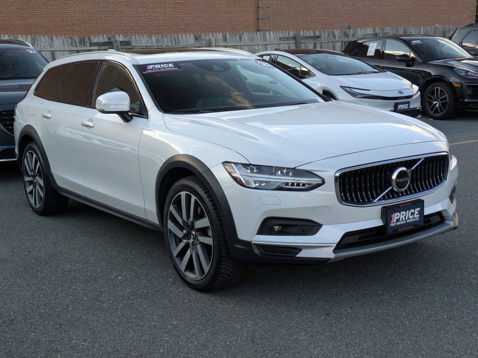 2021 Volvo V90 Cross Country T6 AWD photo 3
