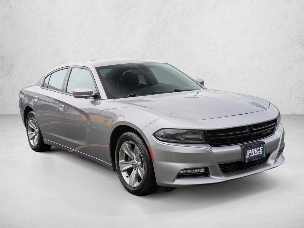 Used 2017 Dodge Charger SXT Sedan