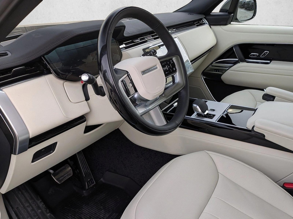 New 2026 Land Rover Range Rover P400 SE 7 Seat SUV