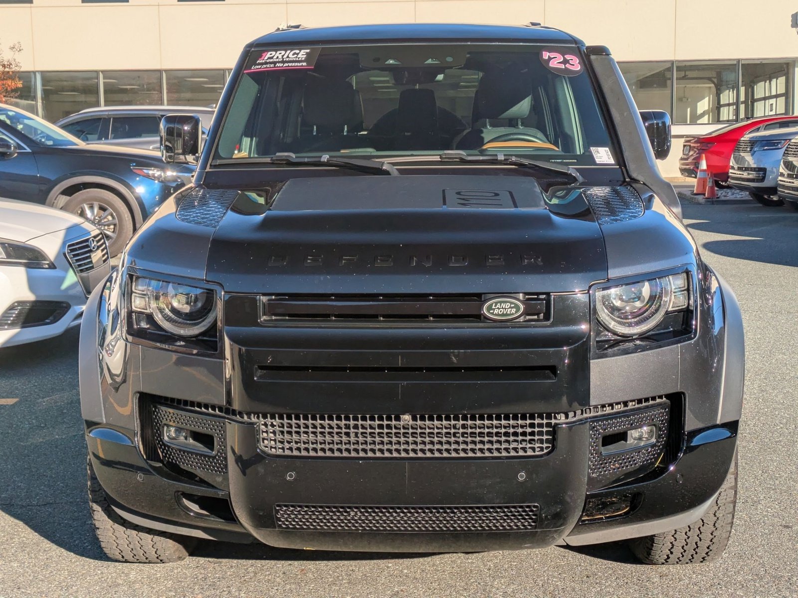 2023 Land Rover Defender 110 photo 2