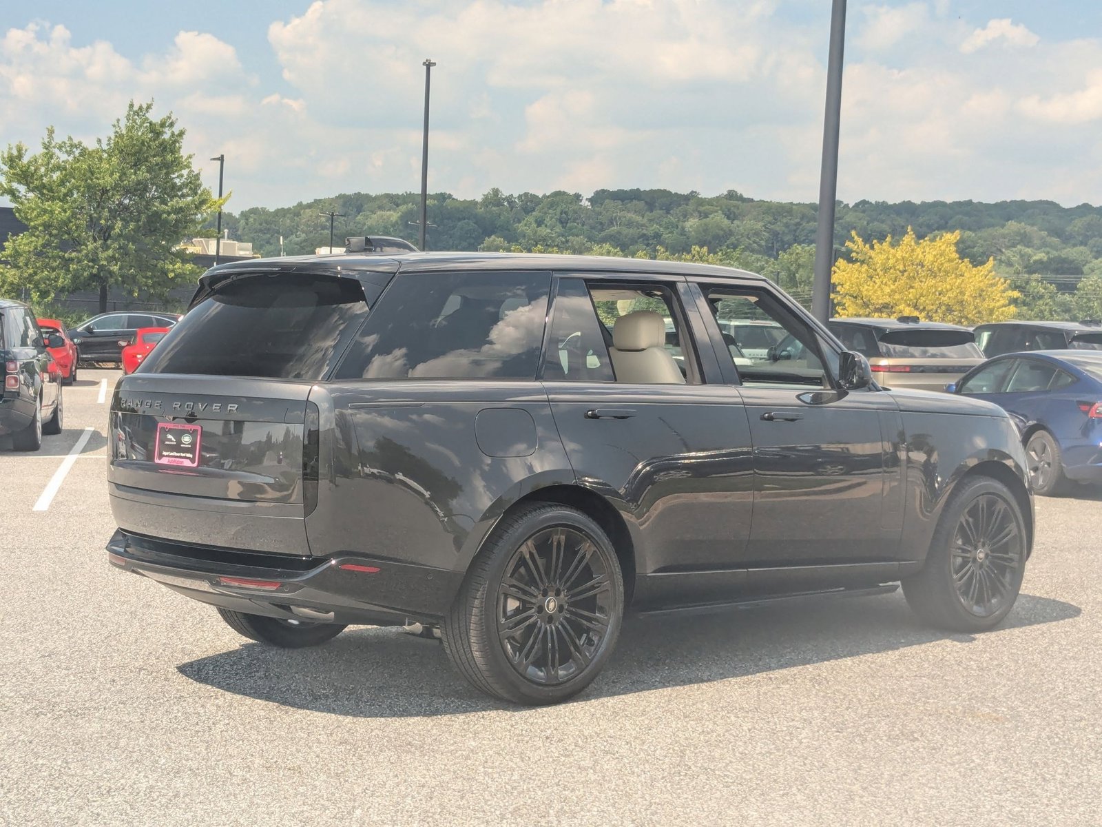 2025 Land Rover Range Rover SE photo 2
