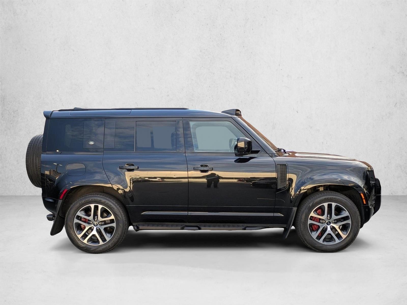 2022 Land Rover Defender XS Edition photo 4