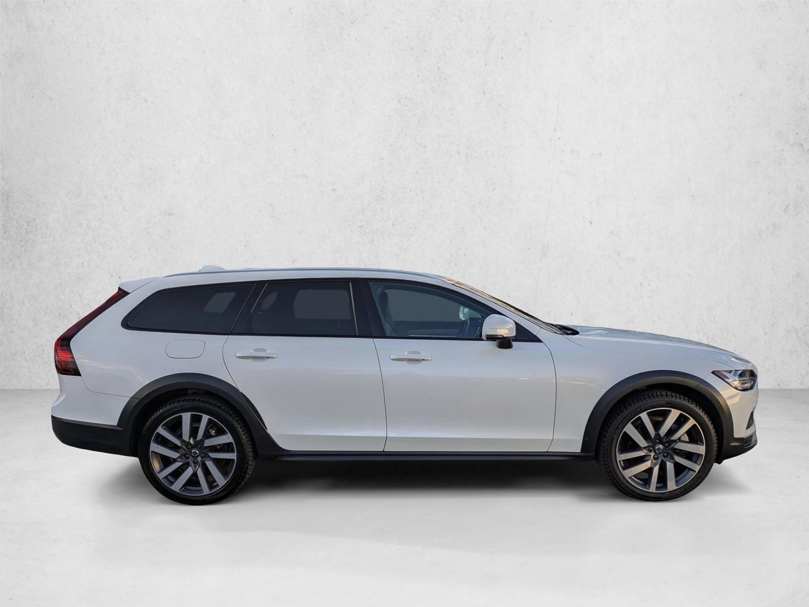 2021 Volvo V90 Cross Country T6 AWD photo 4