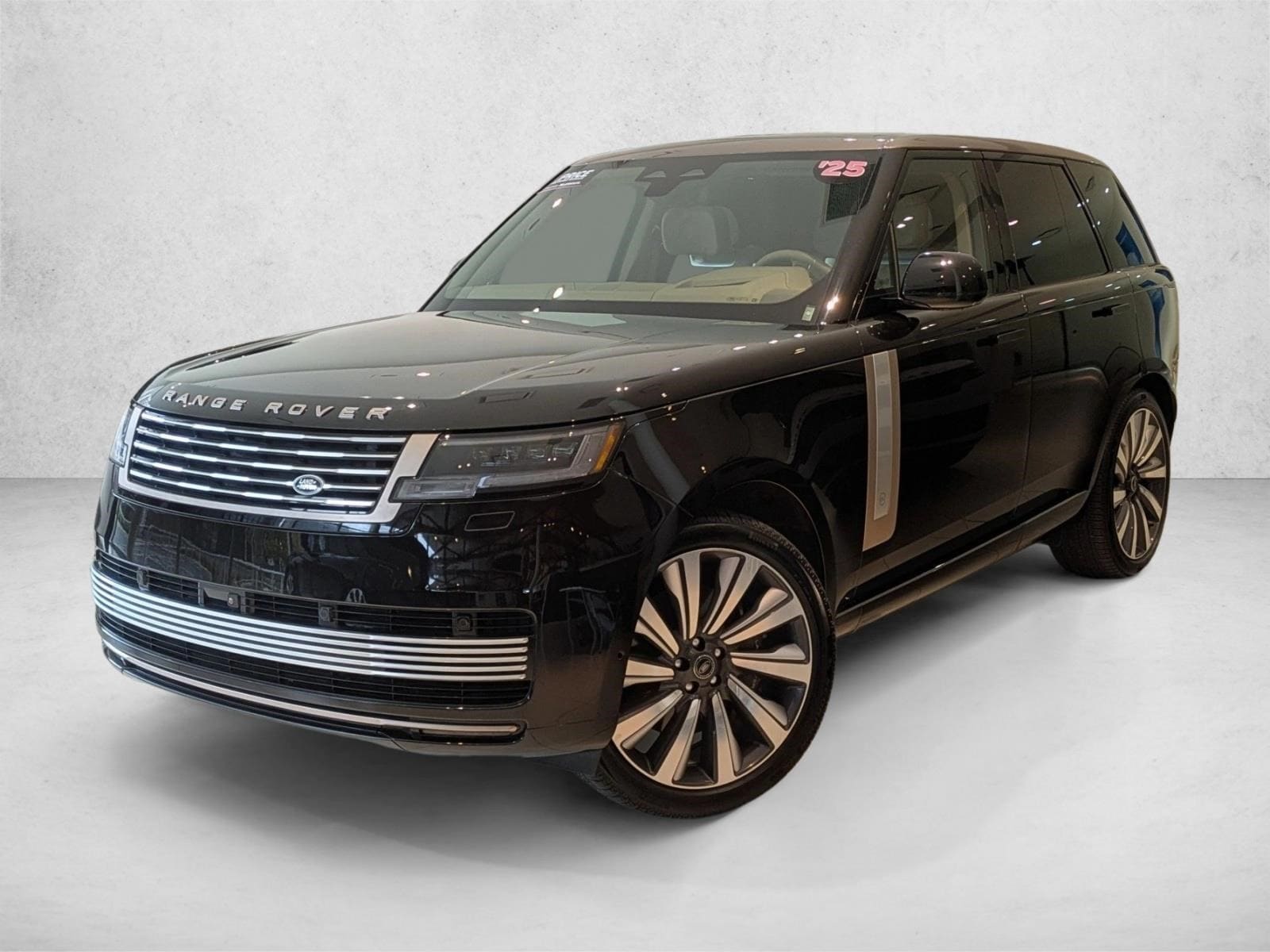 2025 Land Rover Range Rover SV's photo