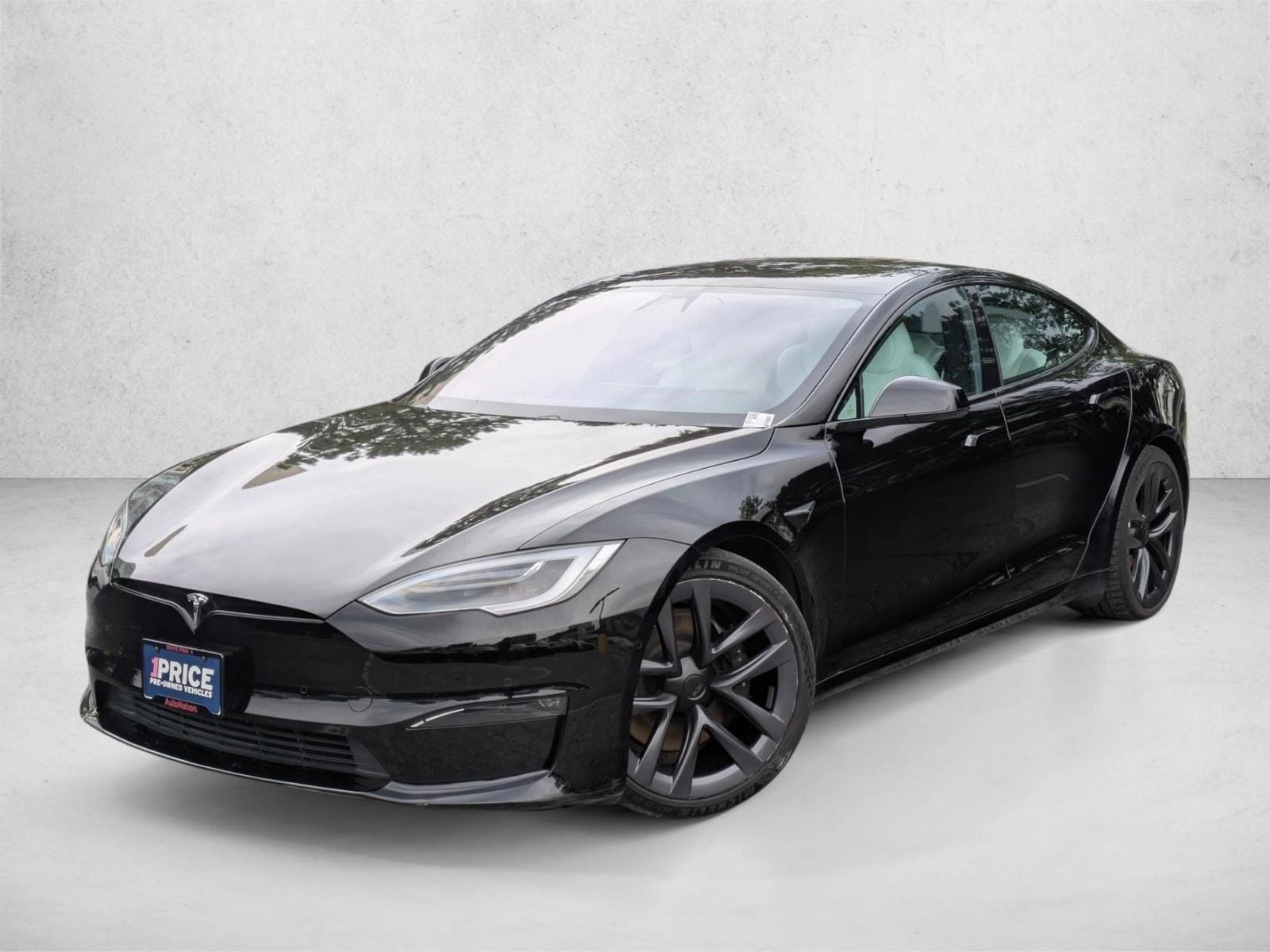2022 Tesla Model S Plaid's photo