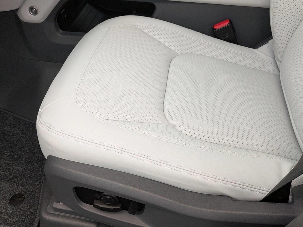 New 2026 Land Rover Defender 110 X-Dynamic SE SUV