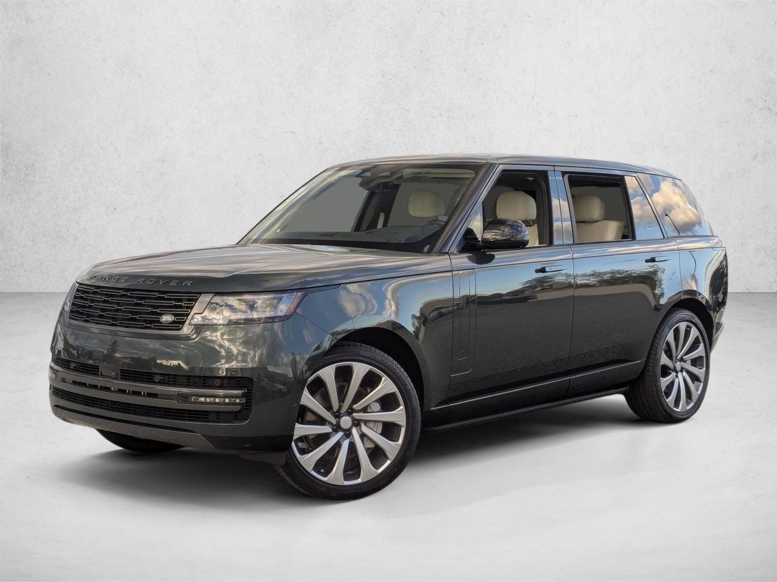 2025 Land Rover Range Rover SE's photo