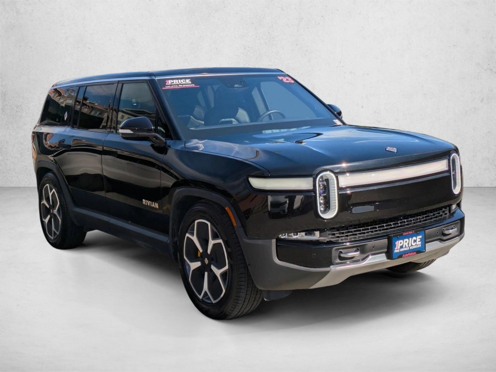 2023 Rivian R1S Adventure photo 3