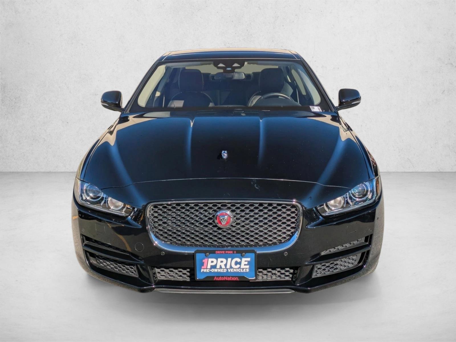 2017 Jaguar XE Premium photo 2