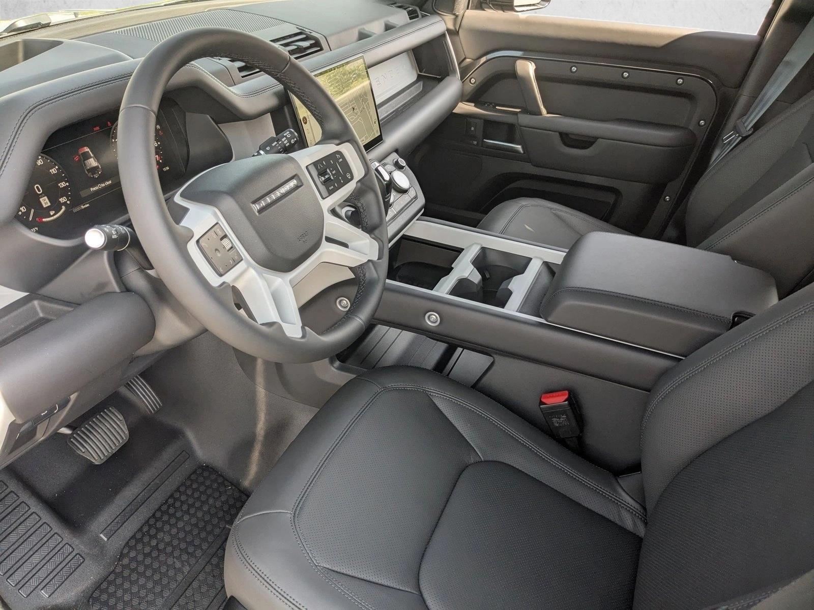 2025 Land Rover Defender 110 X-Dynamic SE photo 3