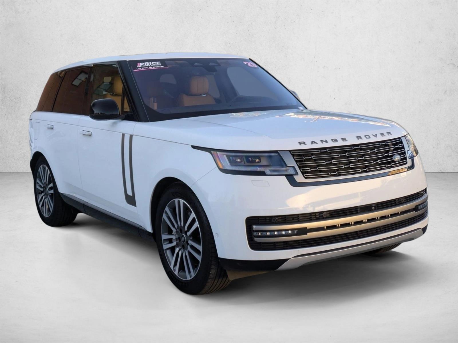 2023 Land Rover Range Rover SE photo 3
