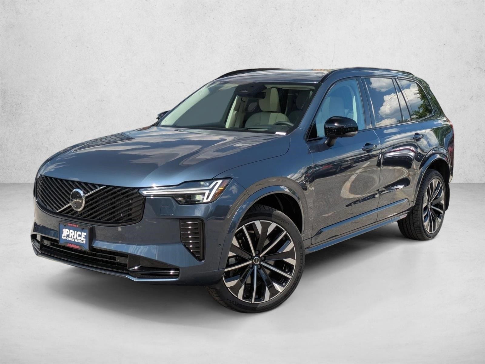2026 Volvo XC90 B6 Ultra Dark 7-Seater 4WD's photo
