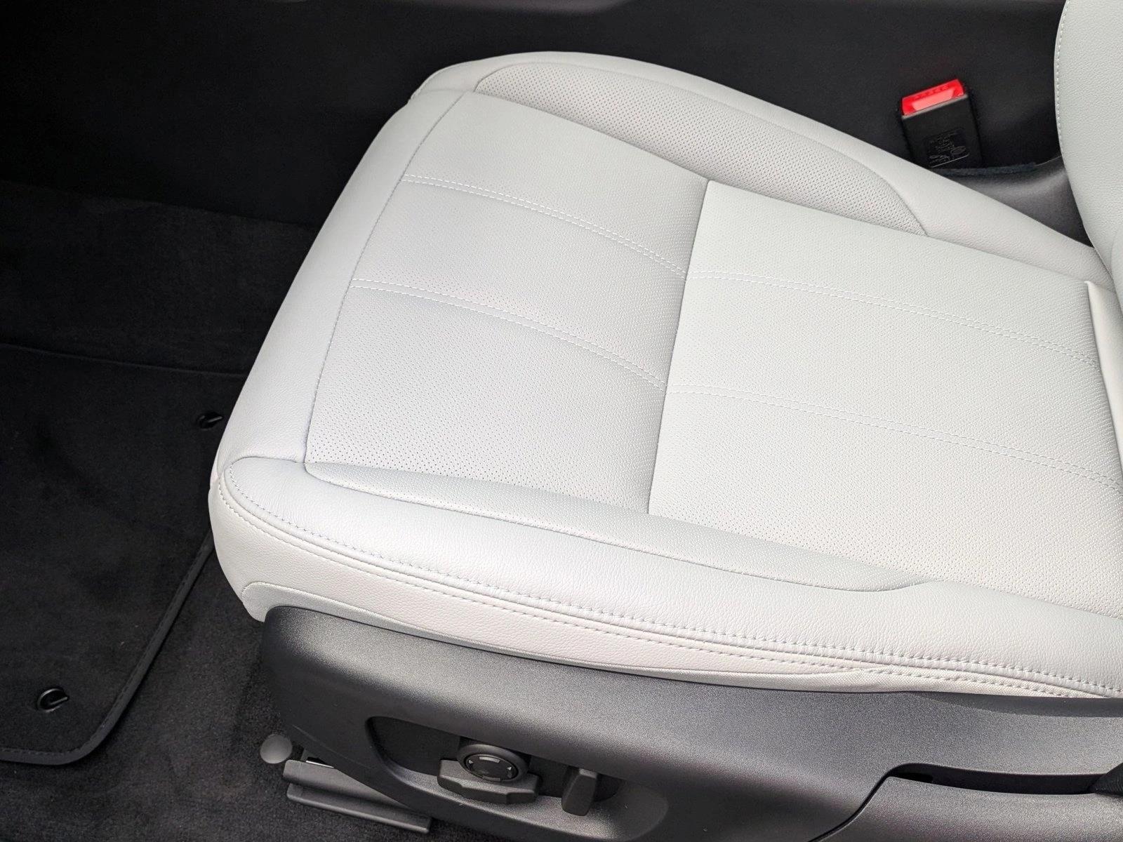 2026 Land Rover Range Rover Evoque S photo 4