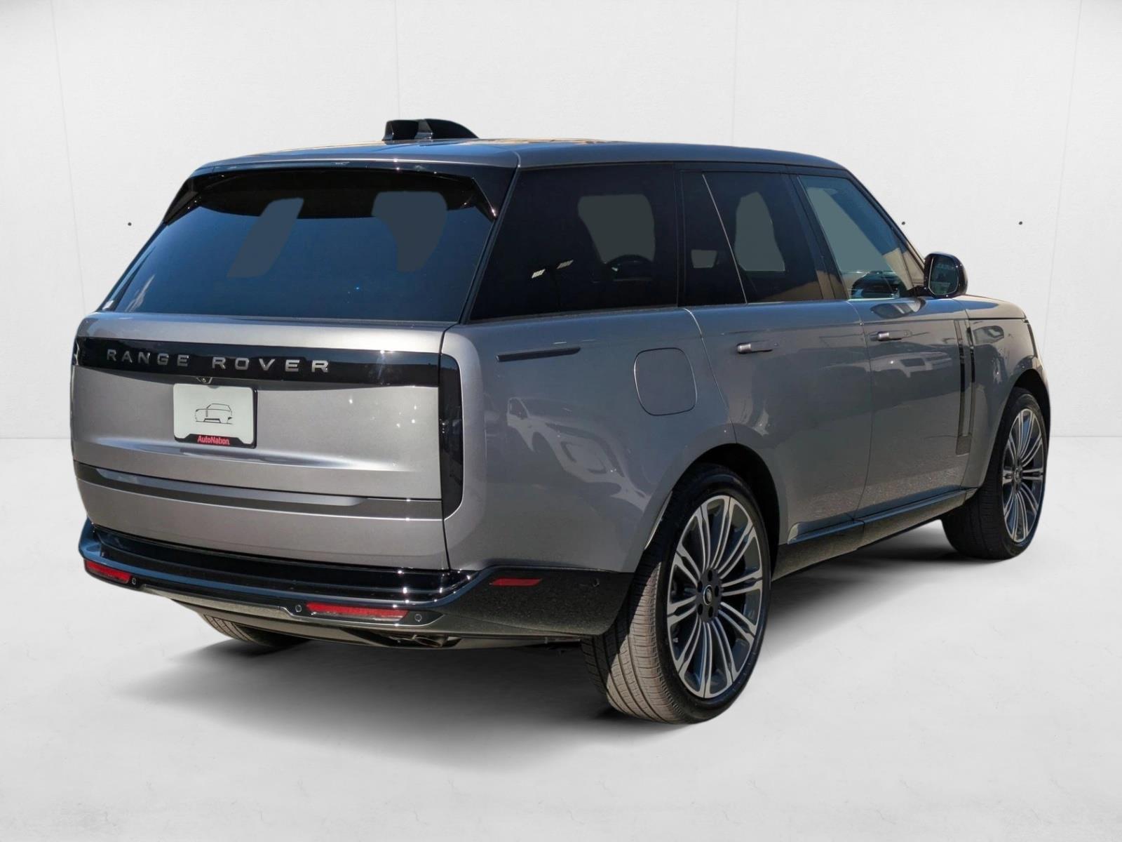 2025 Land Rover Range Rover SE photo 2