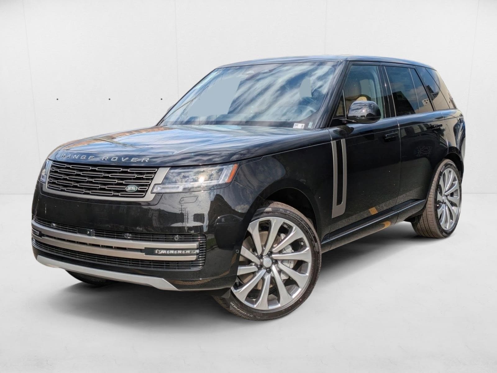 2025 Land Rover Range Rover SE's photo