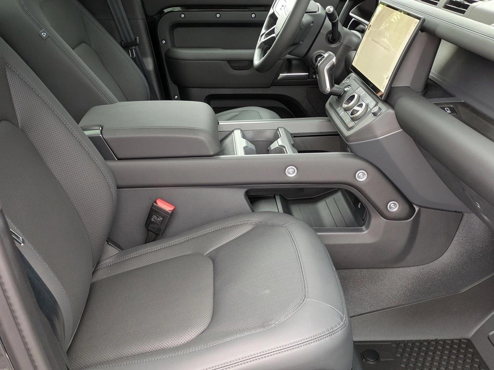 2026 Land Rover Defender X-Dynamic SE - Photo 17