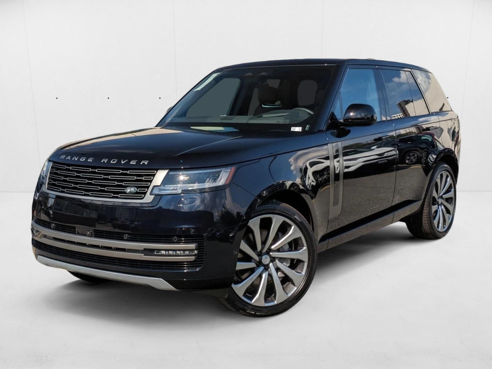 2025 Land Rover Range Rover SE's photo