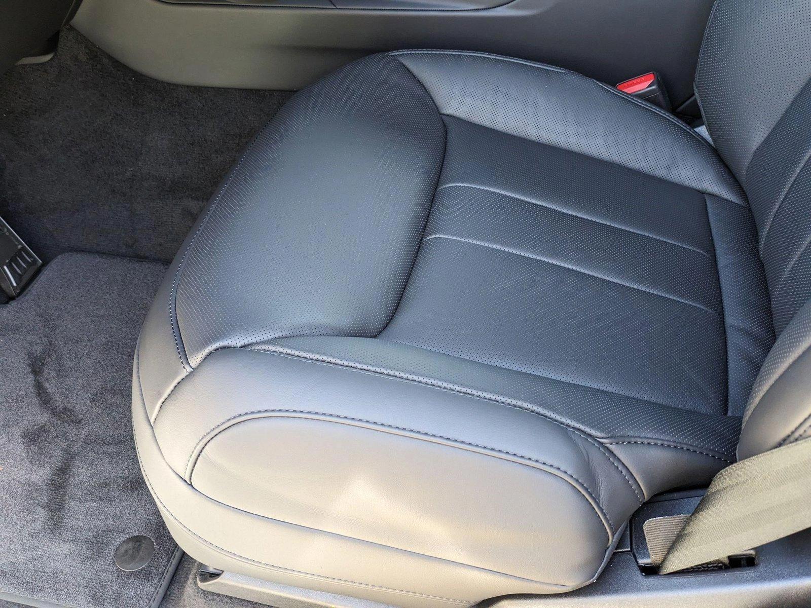 2025 Land Rover Range Rover Sport P530 Dynamic SE photo 2