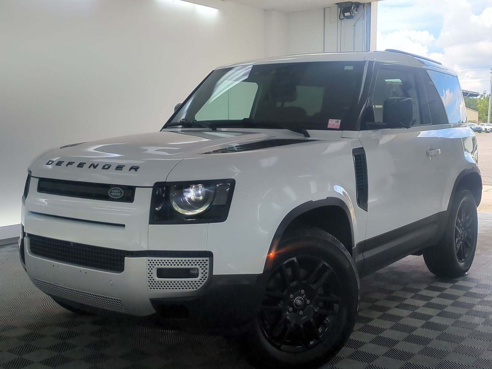 2024 Land Rover Defender 90