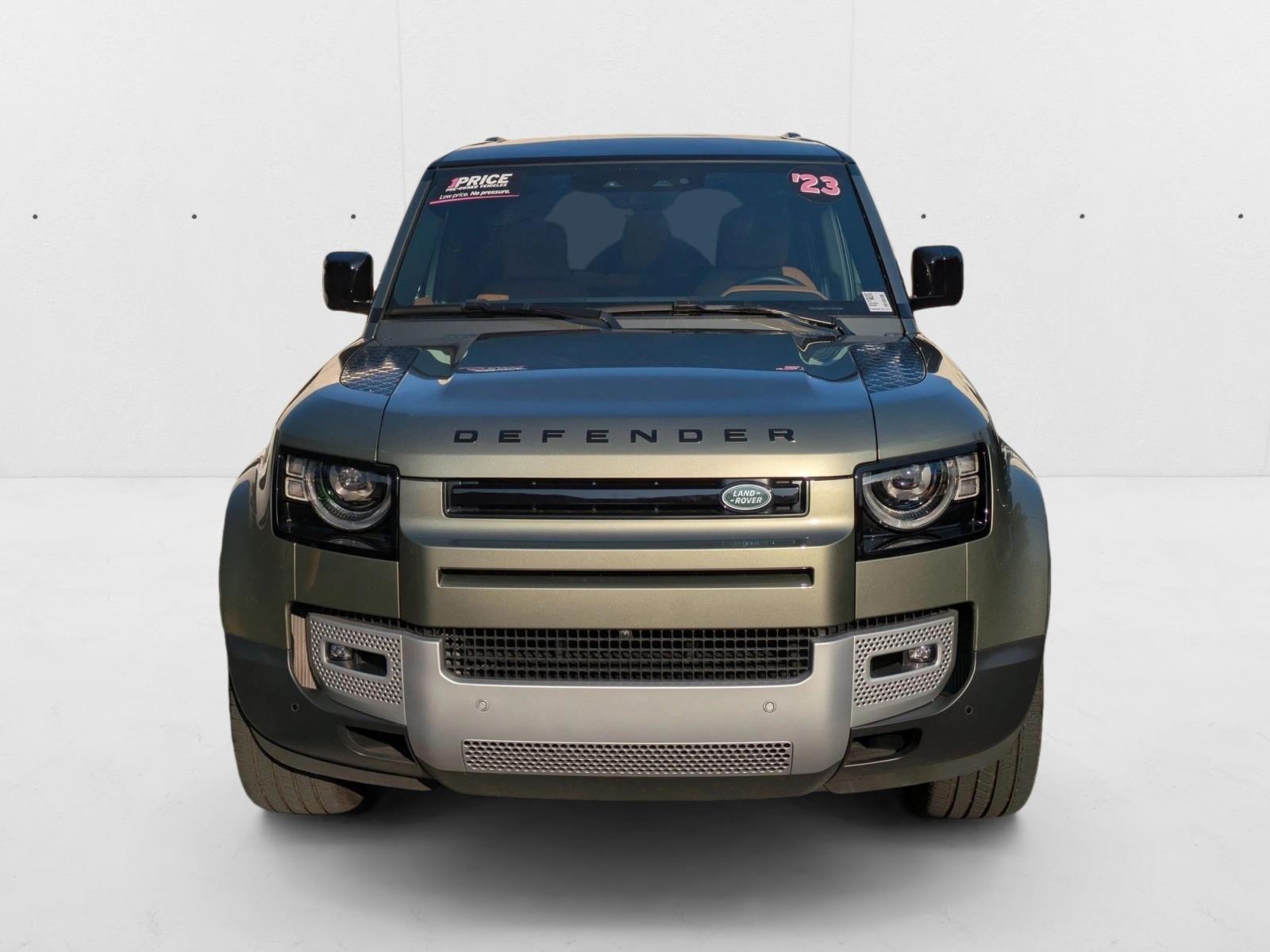 2023 Land Rover Defender S photo 2