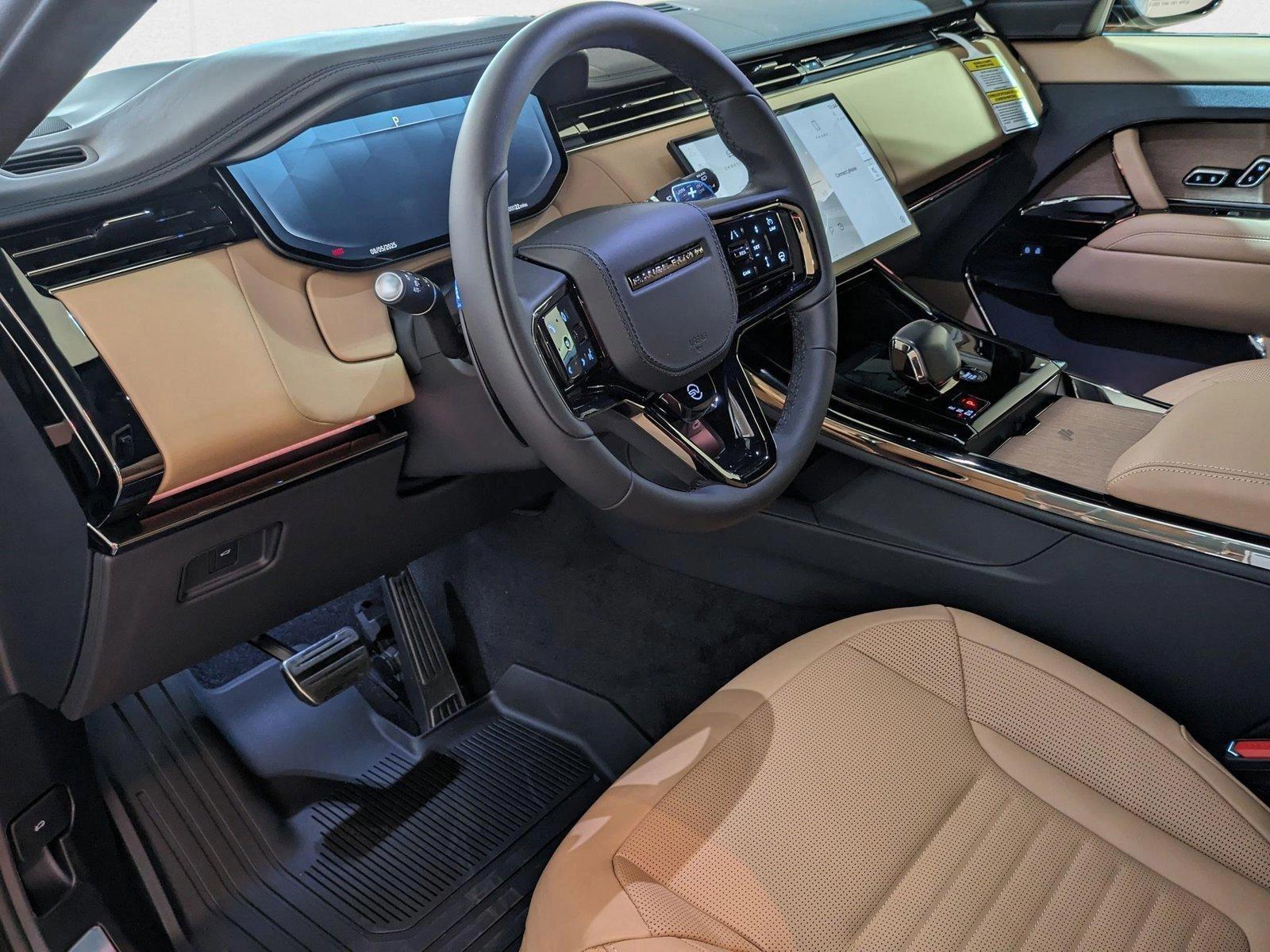 2025 Land Rover Range Rover Sport photo 3