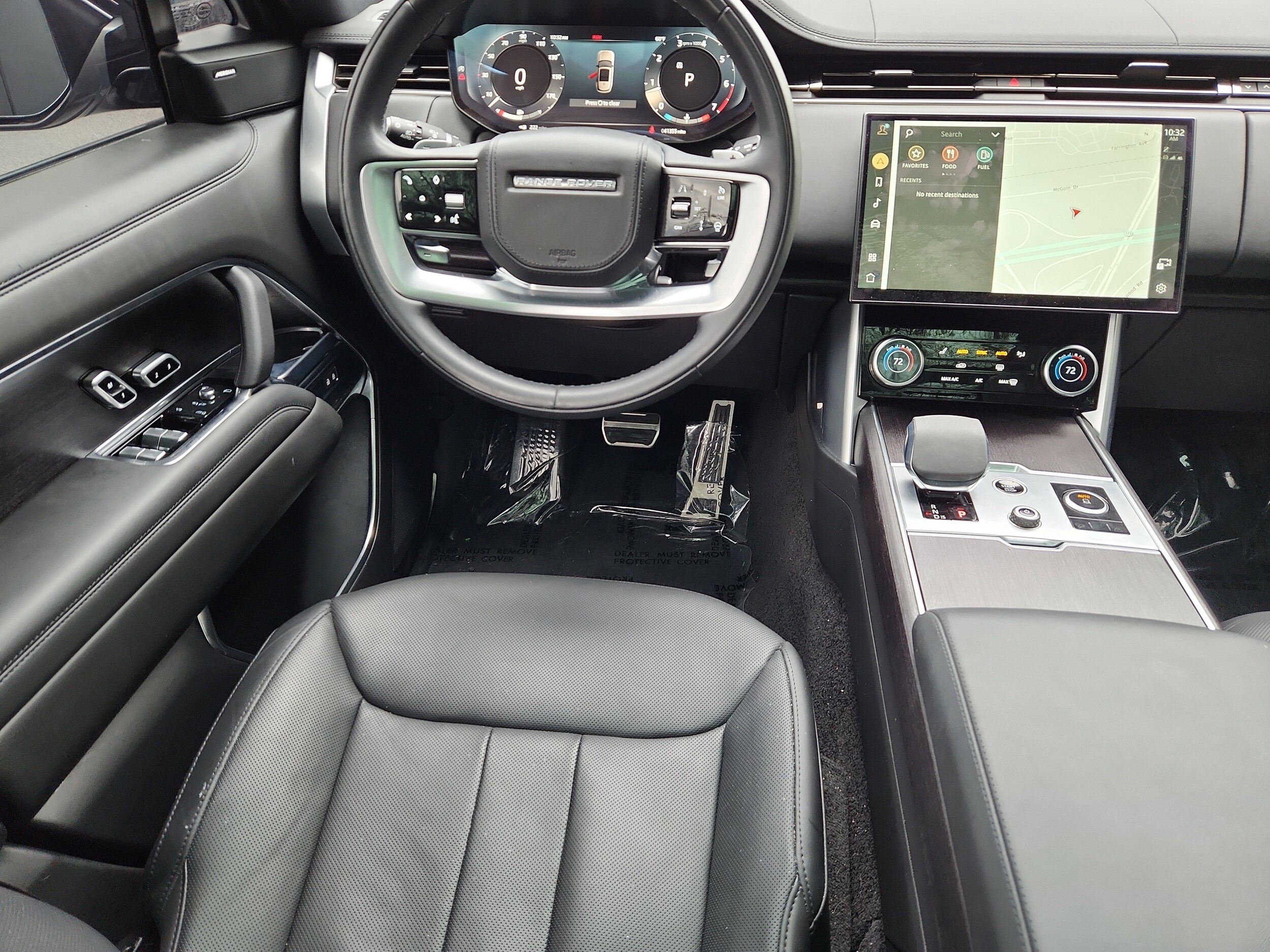 2023 Land Rover Range Rover SE photo 3