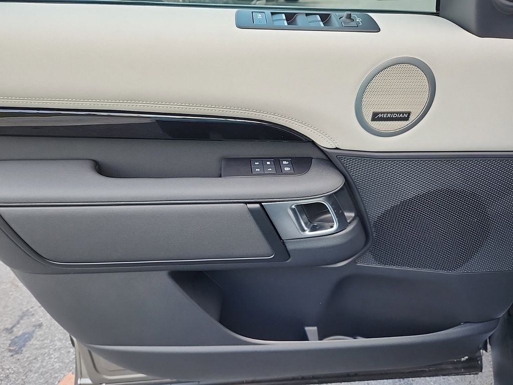 2025 Land Rover Discovery S - Photo 24