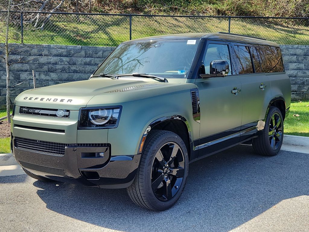 2026 Land Rover Defender 130 X-Dynamic SE P400's photo