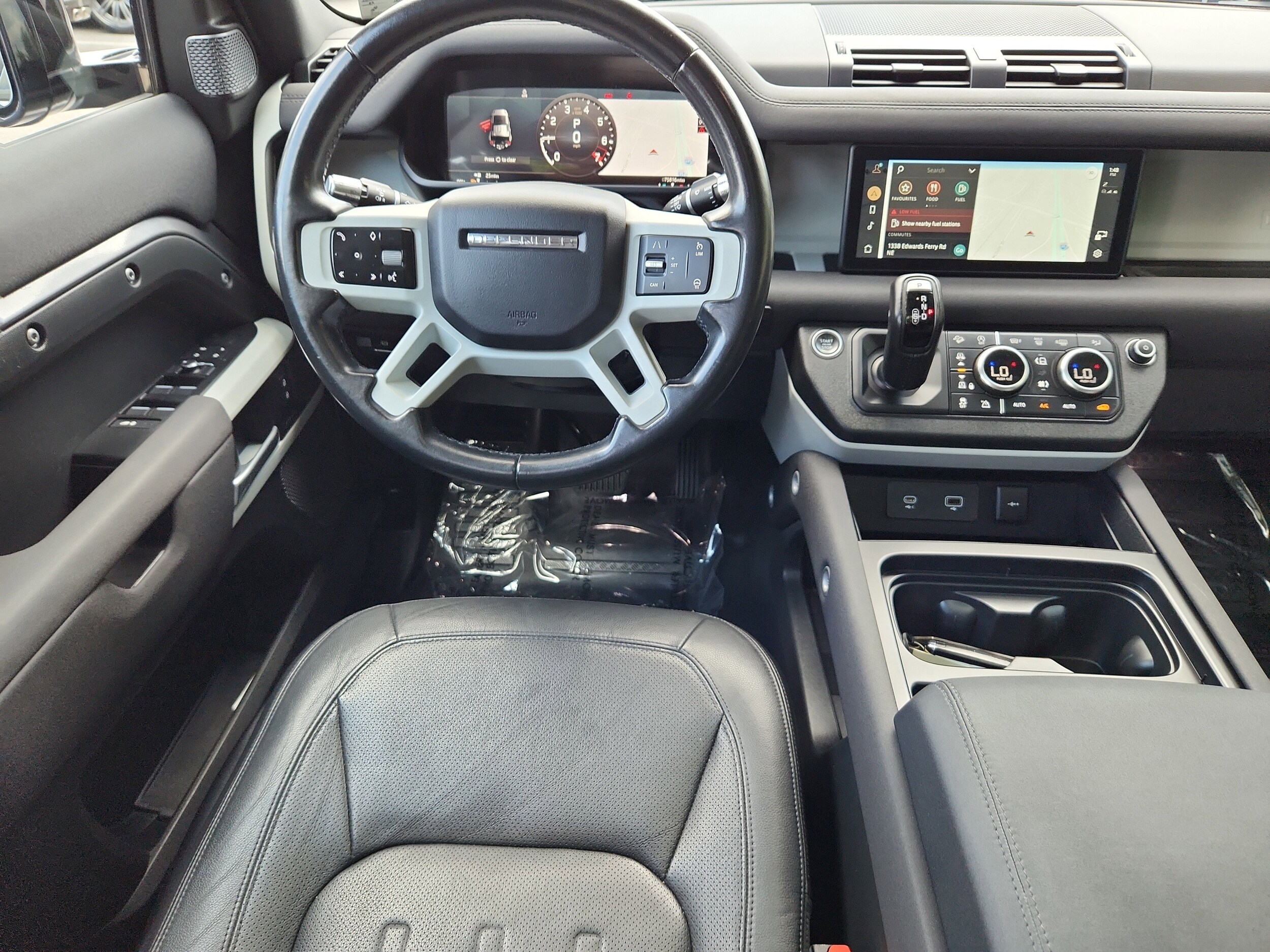 2022 Land Rover Defender SE photo 4