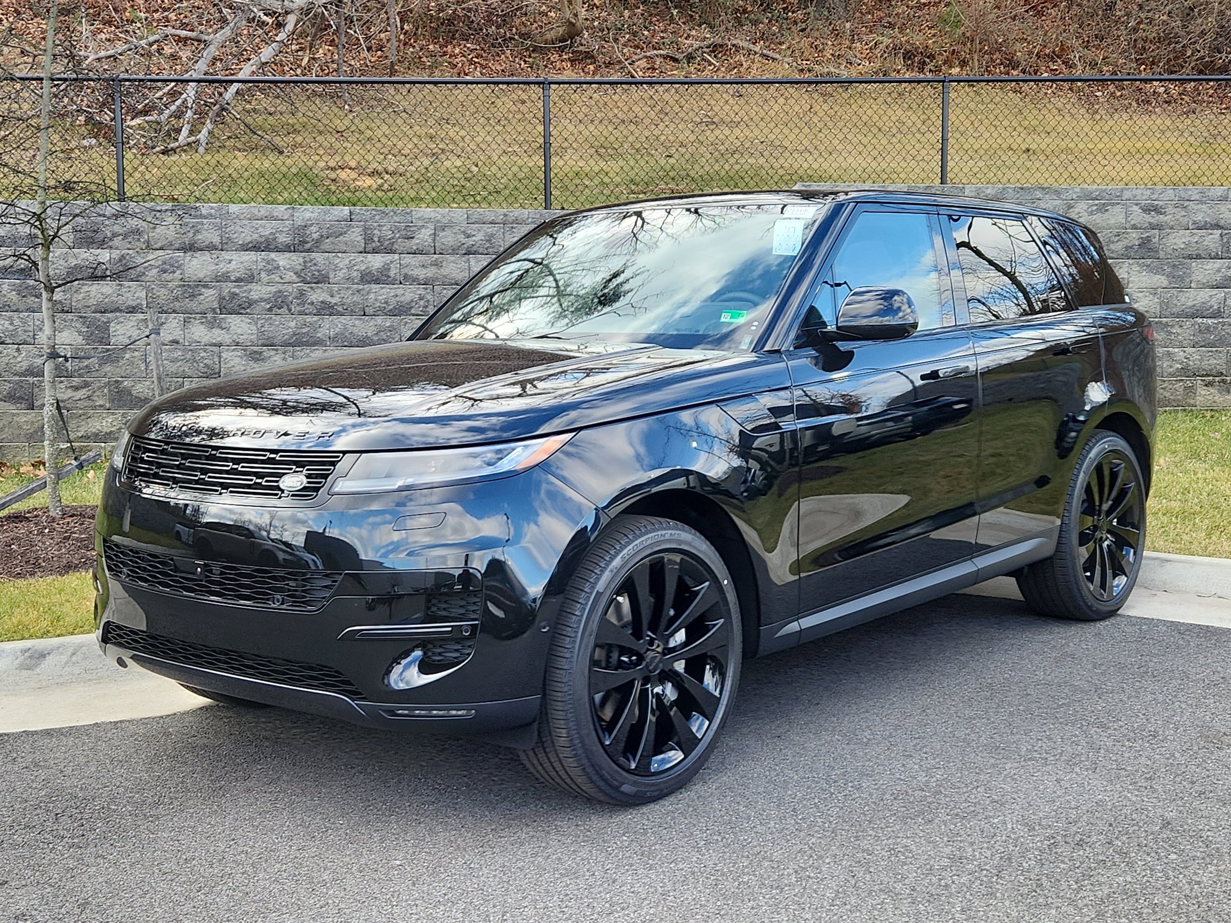 2026 Land Rover Range Rover Sport SE's photo