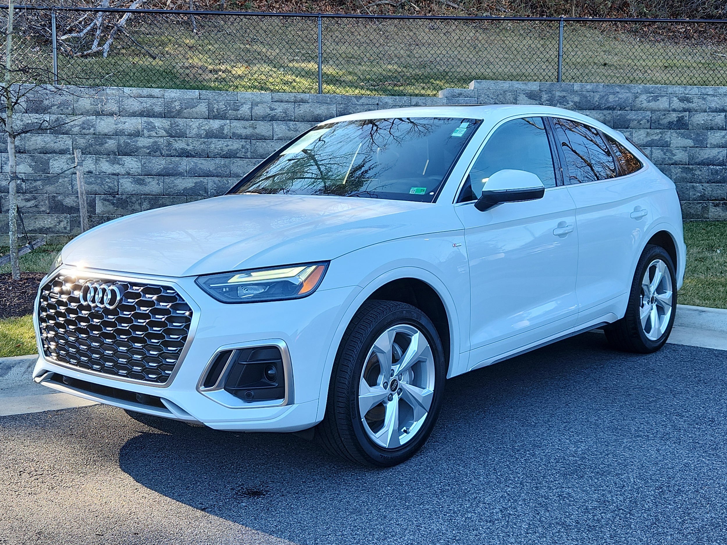 2024 Audi Q5 Sportback Premium's photo