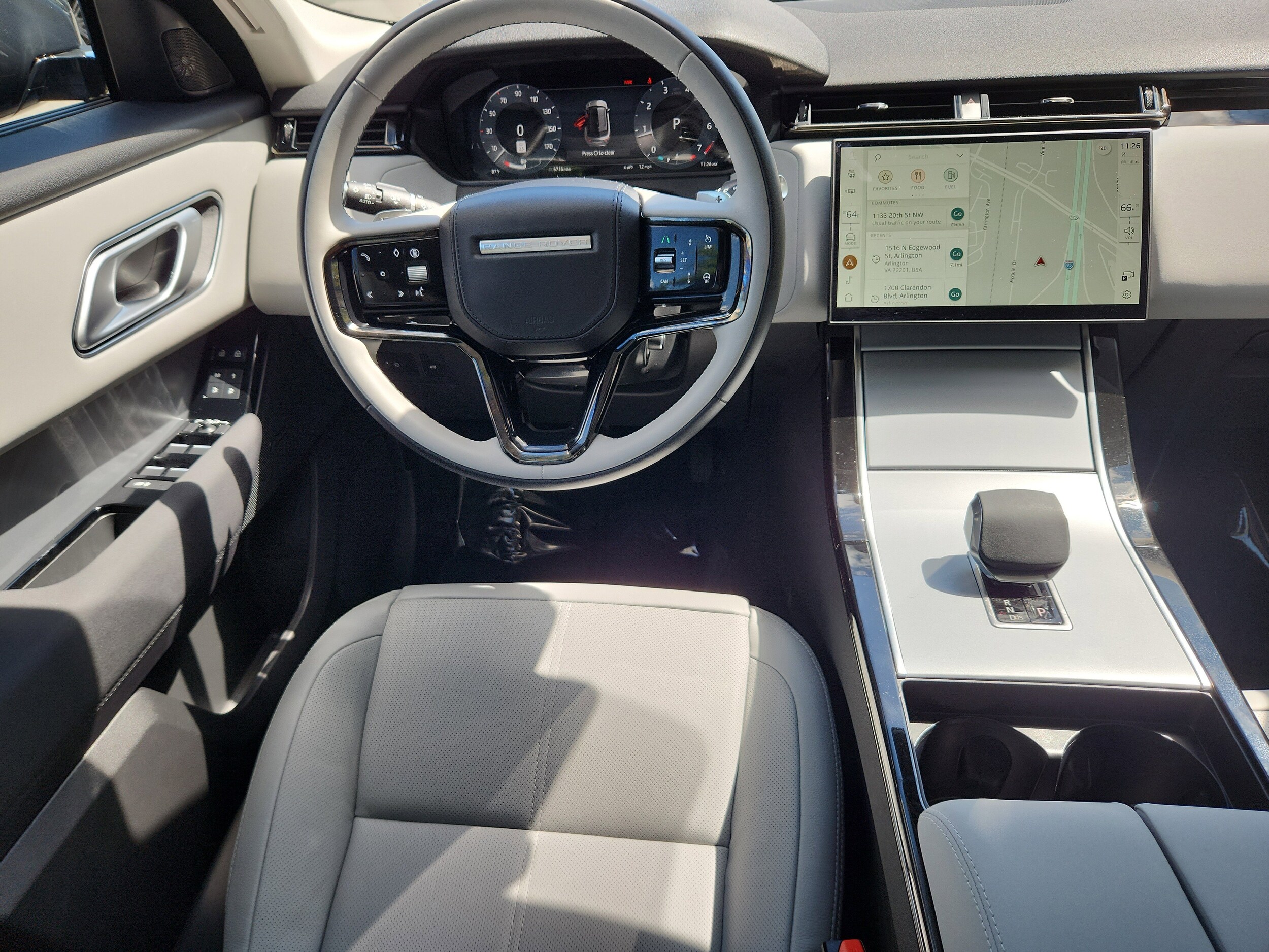 2025 Land Rover Range Rover Velar P250 S photo 4