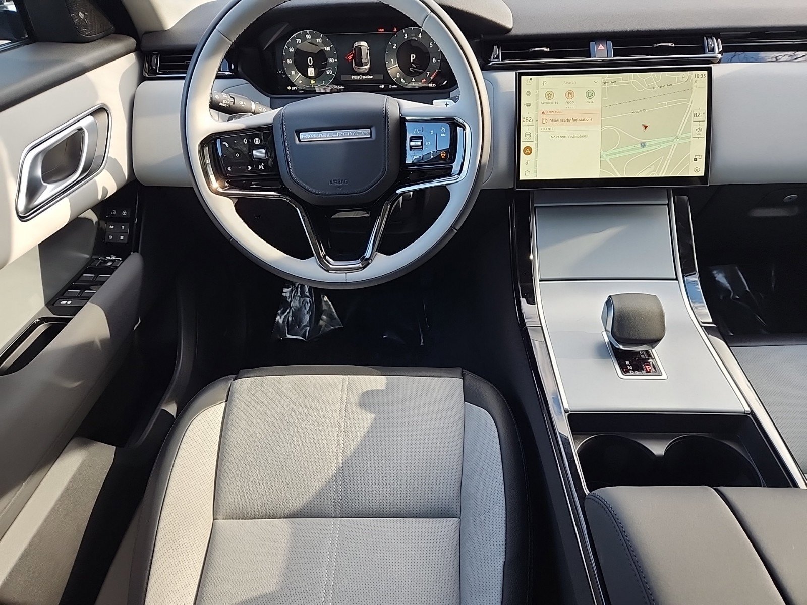 2025 Land Rover Range Rover Velar P250 S photo 4