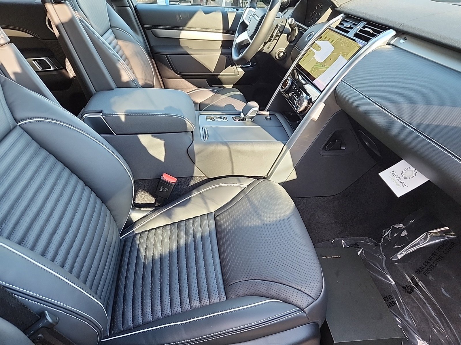 2024 Land Rover Discovery SE photo 2