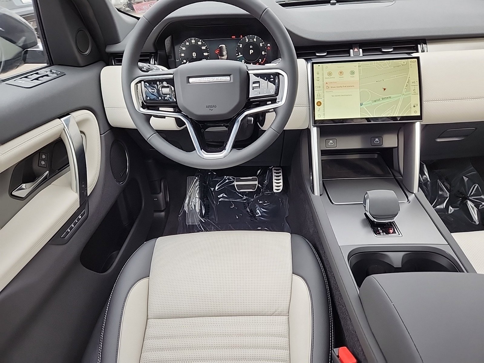 2024 Land Rover Discovery Sport Dynamic SE photo 4