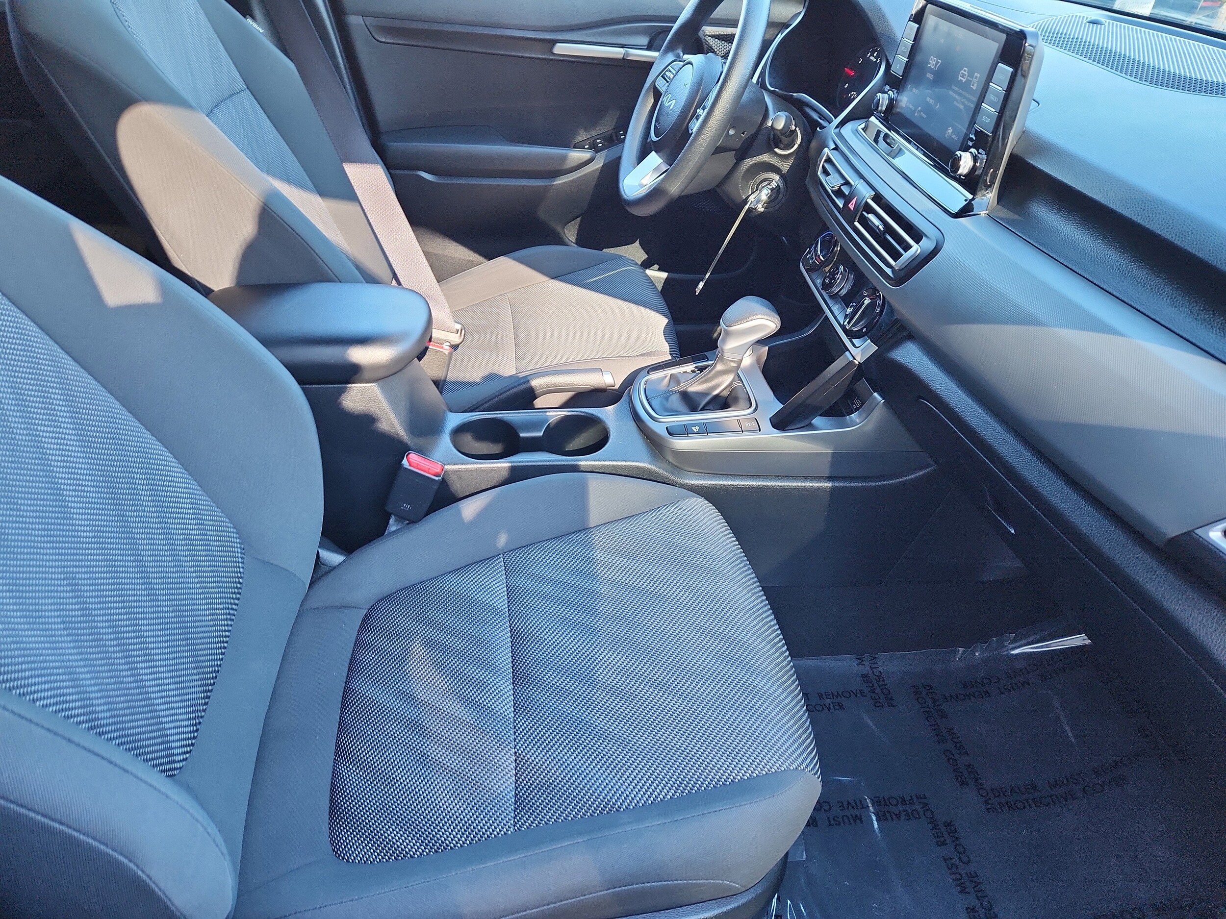 2023 Kia Seltos LX photo 3