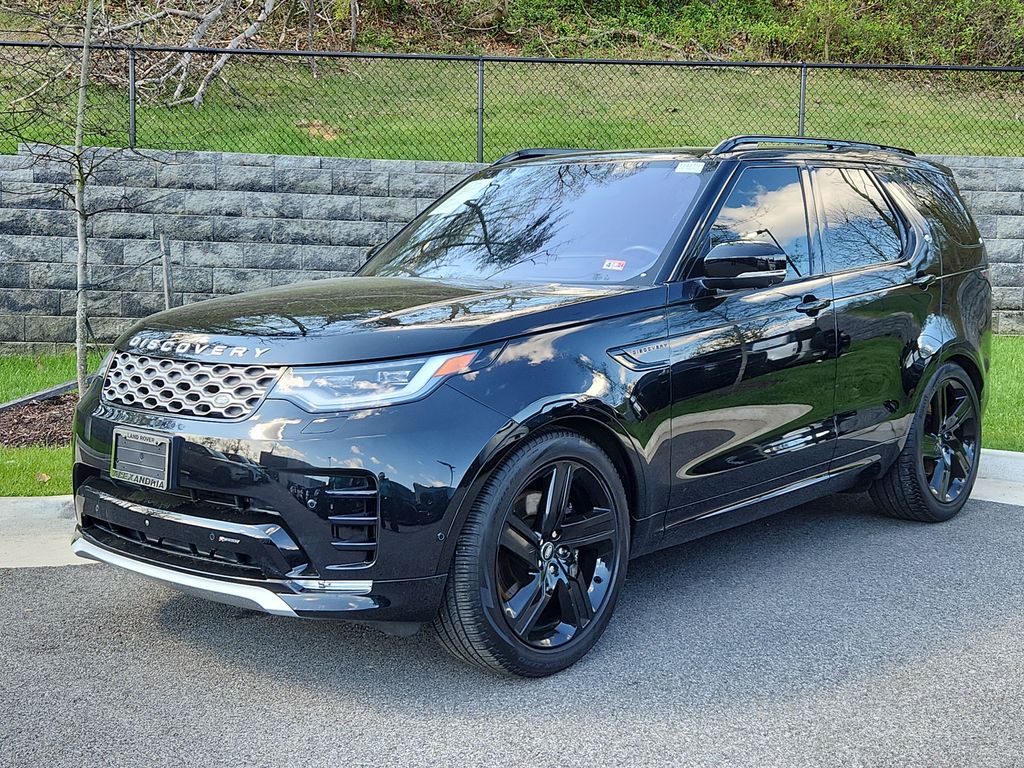 2023 Land Rover Discovery Metropolitan Edition's photo
